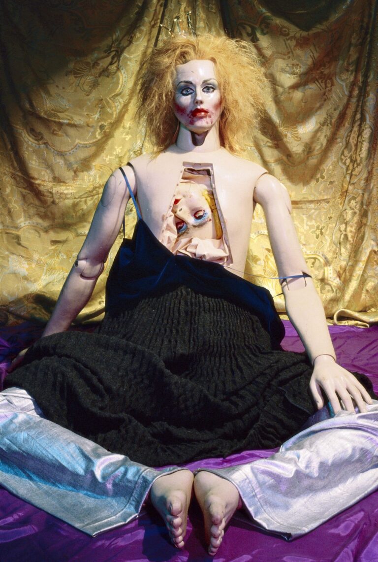 Cindy Sherman: Untitled #302, 1994 Chromogenic color print © Cindy Sherman. Courtesy the artist and Hauser & Wirth